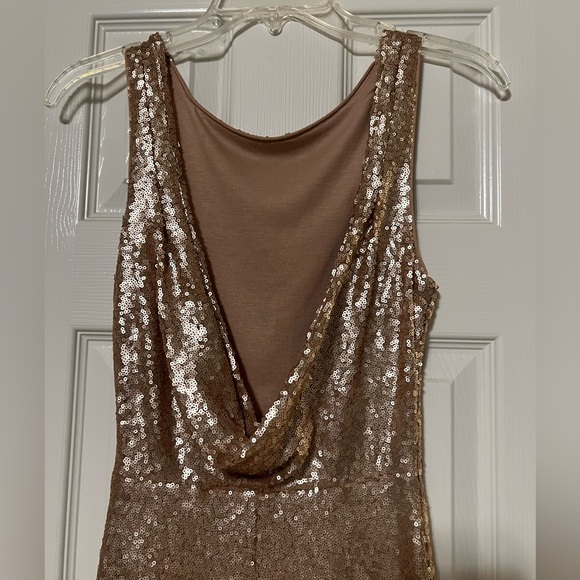 Stunning rose gold sequin gown - Picture 3 of 5